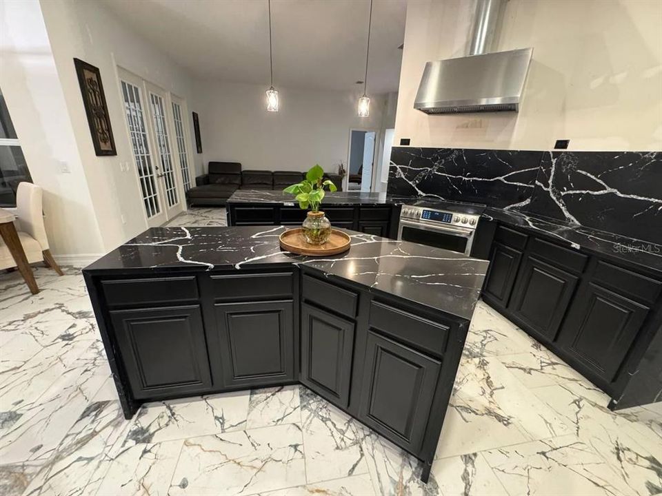 For Sale: $549,000 (3 beds, 2 baths, 2650 Square Feet)