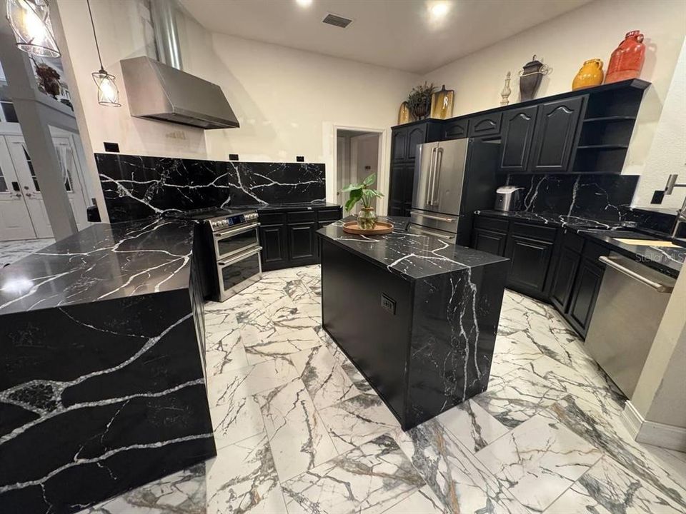 For Sale: $549,000 (3 beds, 2 baths, 2650 Square Feet)