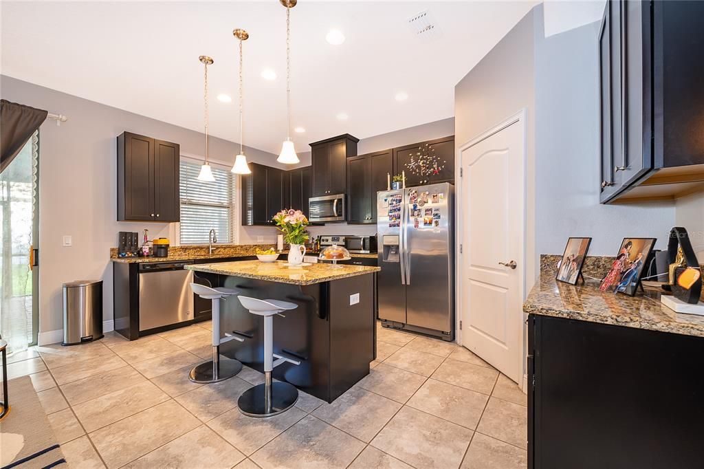 Active With Contract: $350,000 (3 beds, 2 baths, 1353 Square Feet)