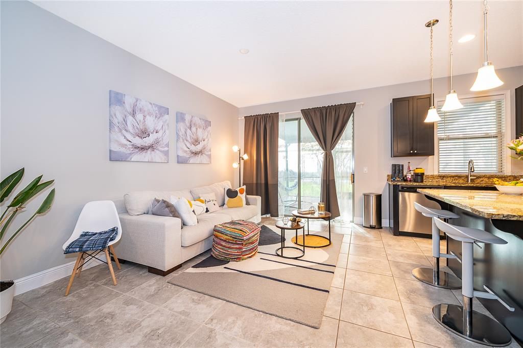 Active With Contract: $350,000 (3 beds, 2 baths, 1353 Square Feet)