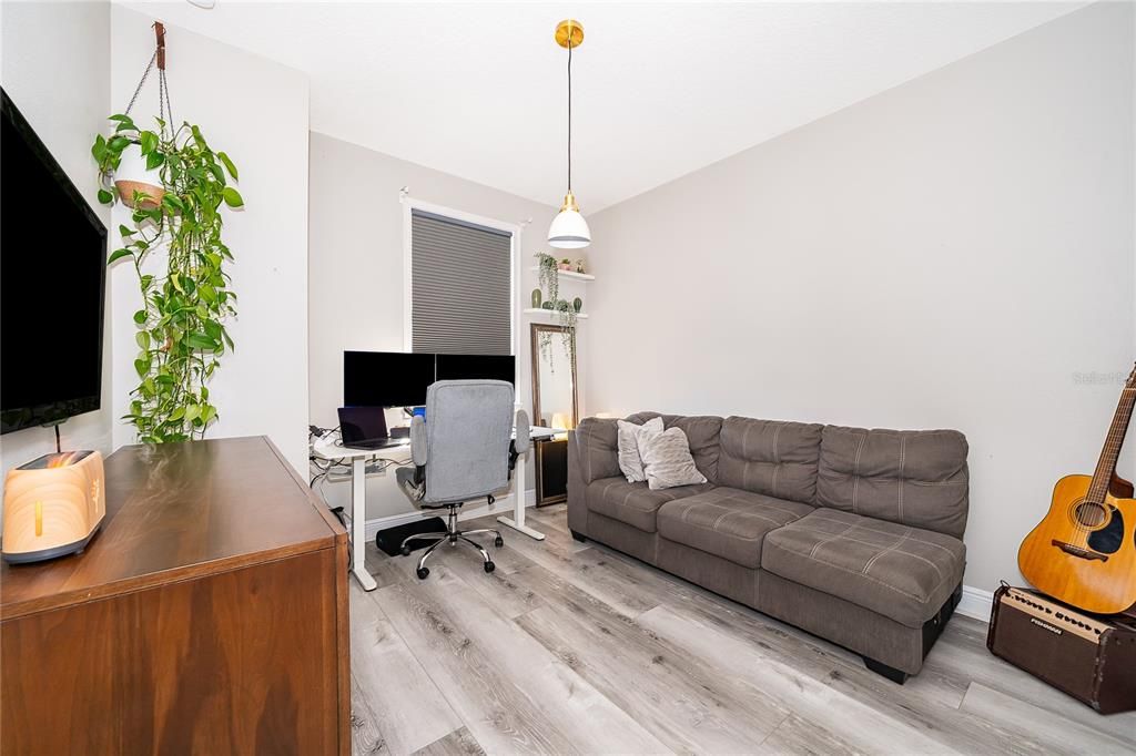 Active With Contract: $350,000 (3 beds, 2 baths, 1353 Square Feet)