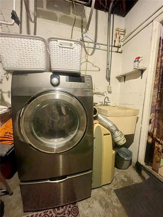 合同活跃: $225,000 (2 贝兹, 2 浴室, 874 平方英尺)