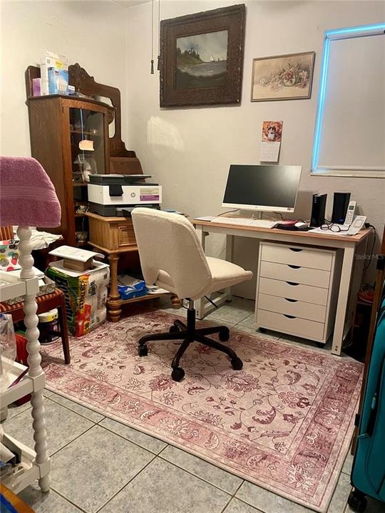 合同活跃: $225,000 (2 贝兹, 2 浴室, 874 平方英尺)