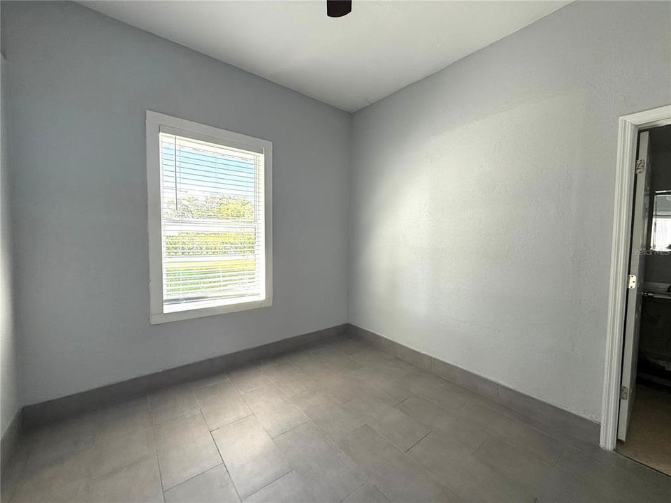 For Sale: $315,000 (2 beds, 2 baths, 825 Square Feet)