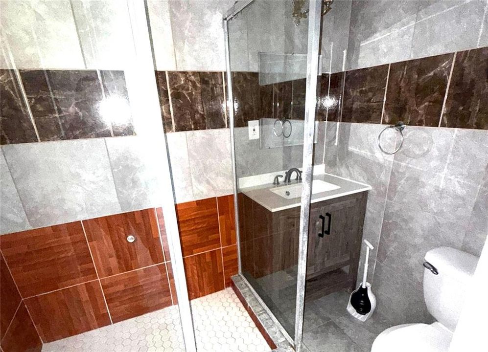 For Sale: $315,000 (2 beds, 2 baths, 825 Square Feet)