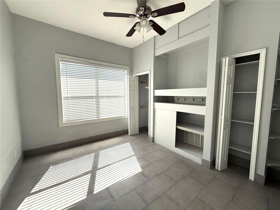 For Sale: $315,000 (2 beds, 2 baths, 825 Square Feet)