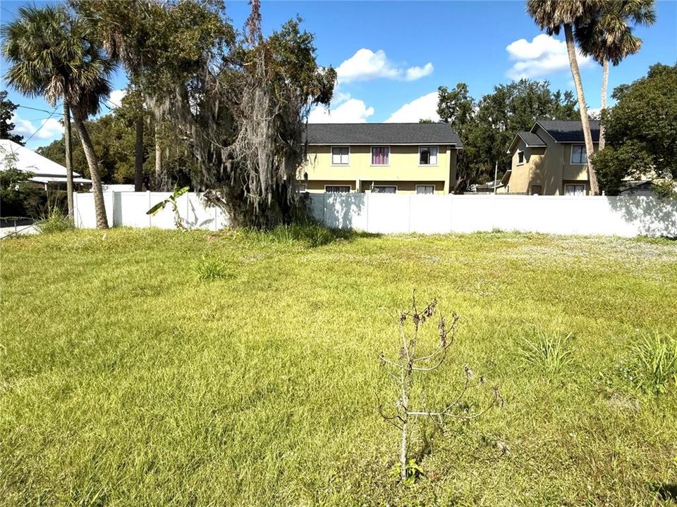 For Sale: $315,000 (2 beds, 2 baths, 825 Square Feet)