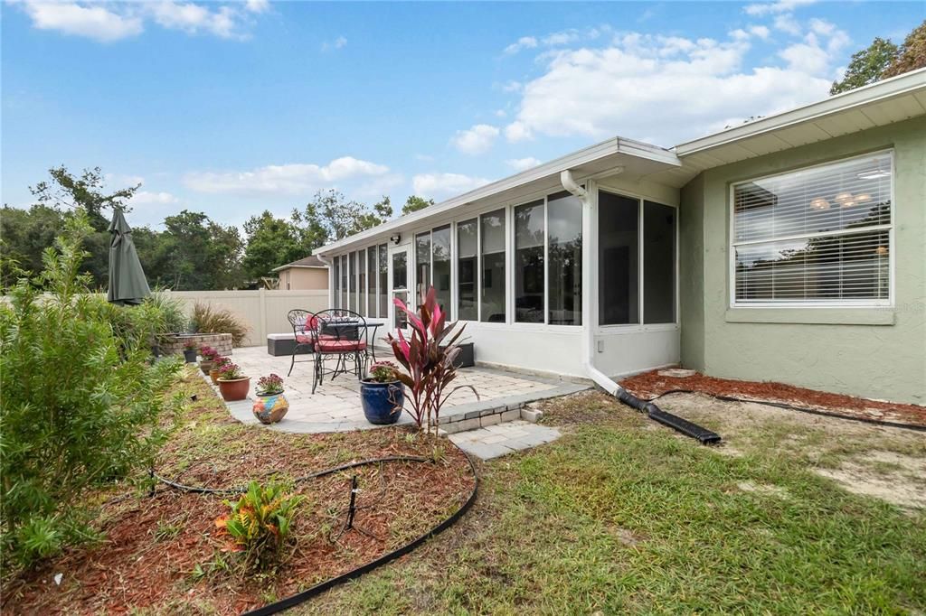 合同活跃: $320,000 (3 贝兹, 2 浴室, 1412 平方英尺)