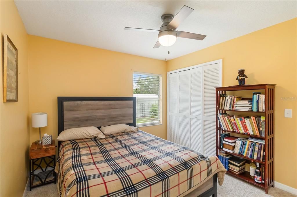 合同活跃: $320,000 (3 贝兹, 2 浴室, 1412 平方英尺)