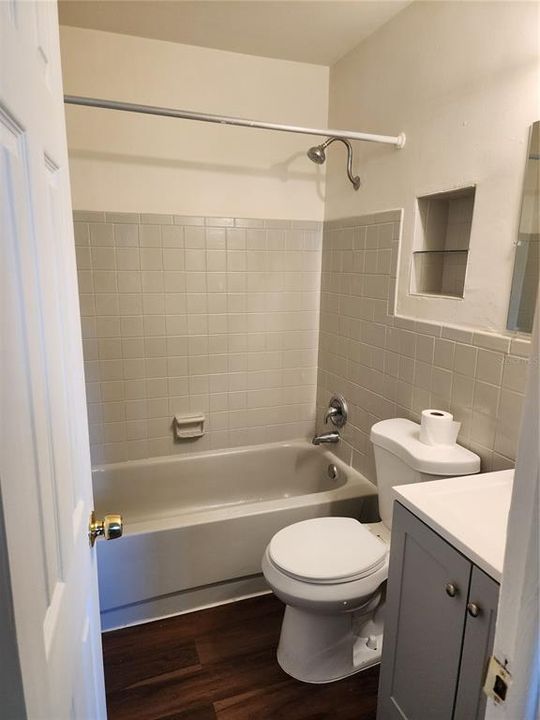 For Rent: $1,700 (2 beds, 1 baths, 850 Square Feet)