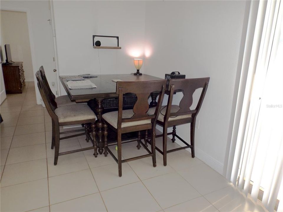 En Venta: $315,000 (4 camas, 2 baños, 1831 Pies cuadrados)