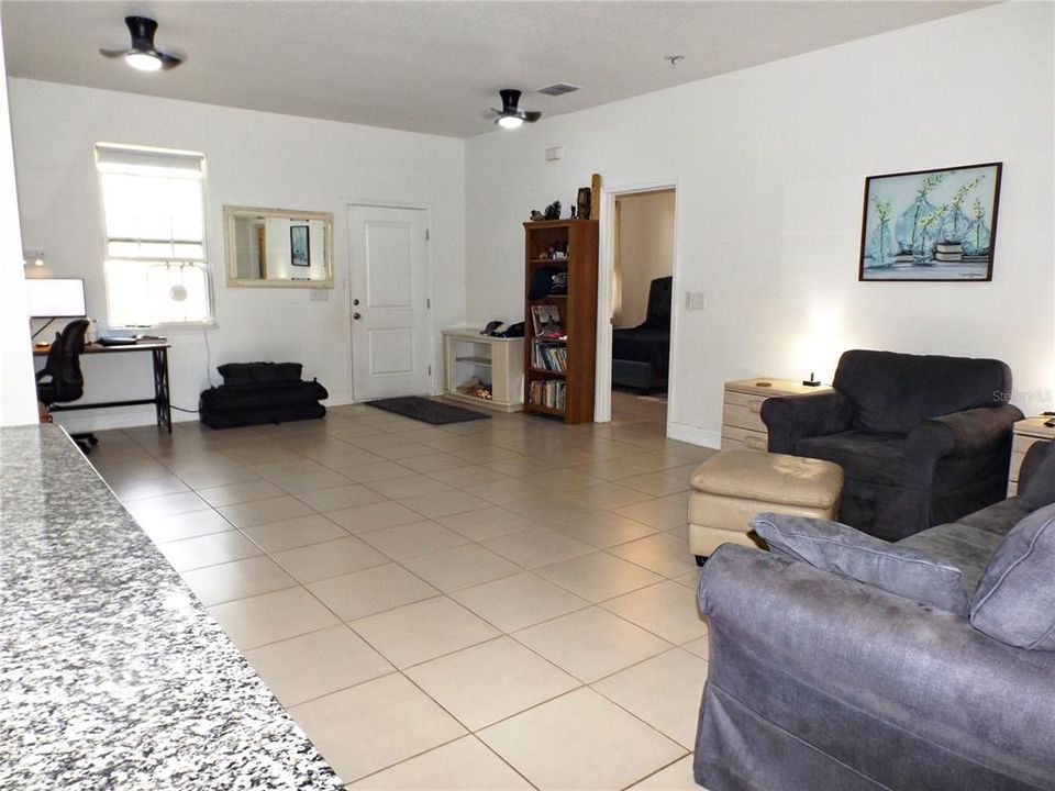 En Venta: $315,000 (4 camas, 2 baños, 1831 Pies cuadrados)