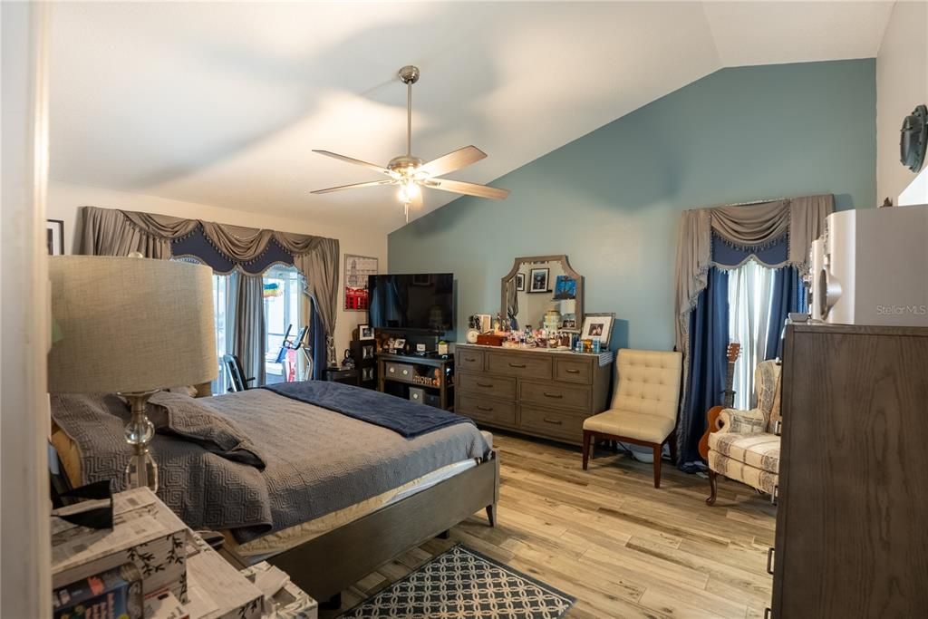 En Venta: $630,888 (4 camas, 2 baños, 2063 Pies cuadrados)