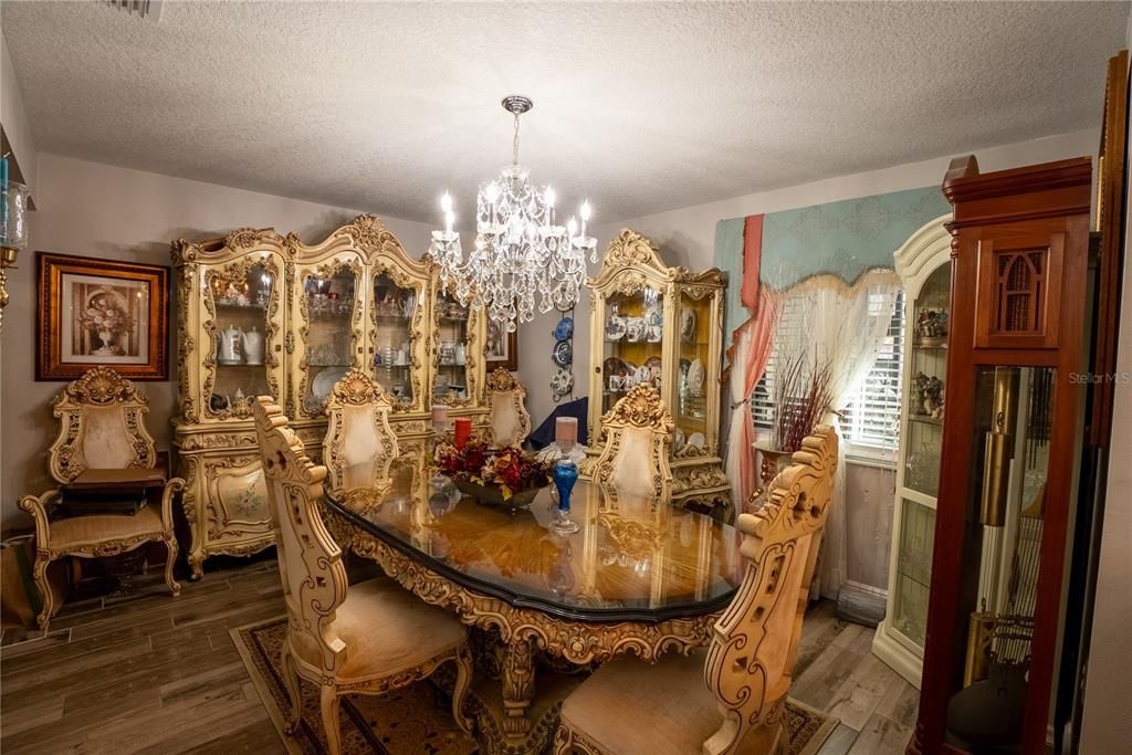 En Venta: $630,888 (4 camas, 2 baños, 2063 Pies cuadrados)