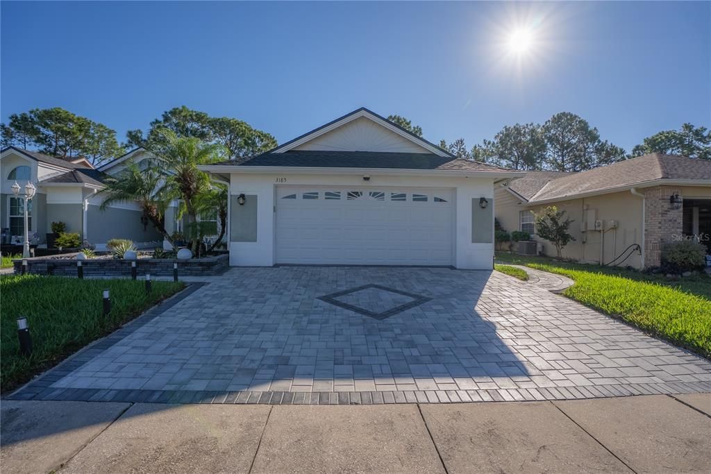 En Venta: $630,888 (4 camas, 2 baños, 2063 Pies cuadrados)