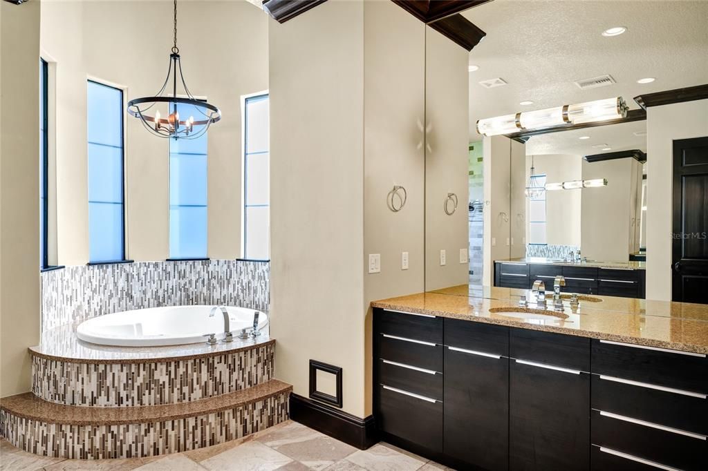 For Sale: $2,530,000 (4 beds, 4 baths, 5178 Square Feet)