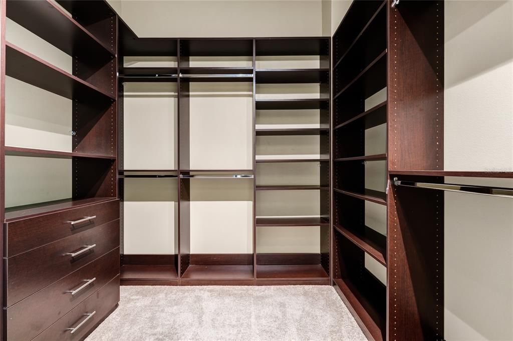 For Sale: $2,530,000 (4 beds, 4 baths, 5178 Square Feet)