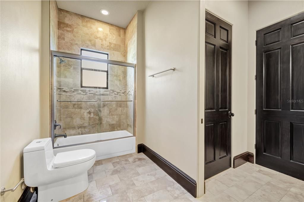 For Sale: $2,530,000 (4 beds, 4 baths, 5178 Square Feet)