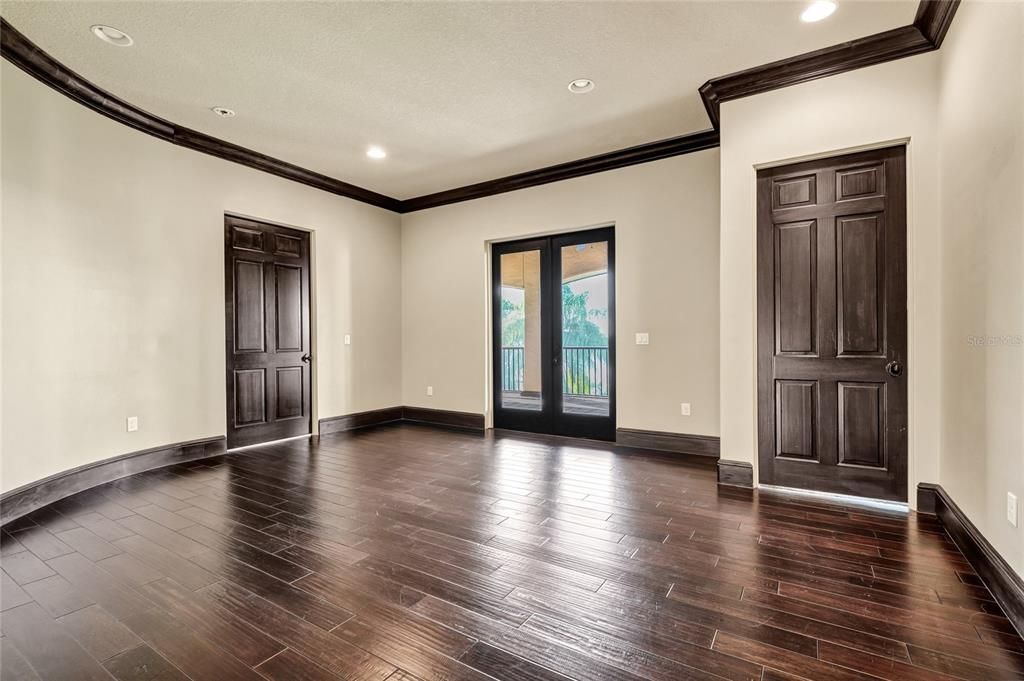 For Sale: $2,530,000 (4 beds, 4 baths, 5178 Square Feet)