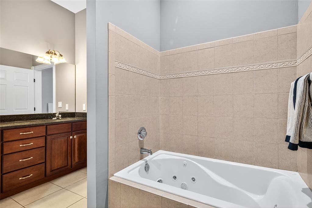 Active With Contract: $584,000 (3 beds, 2 baths, 2188 Square Feet)