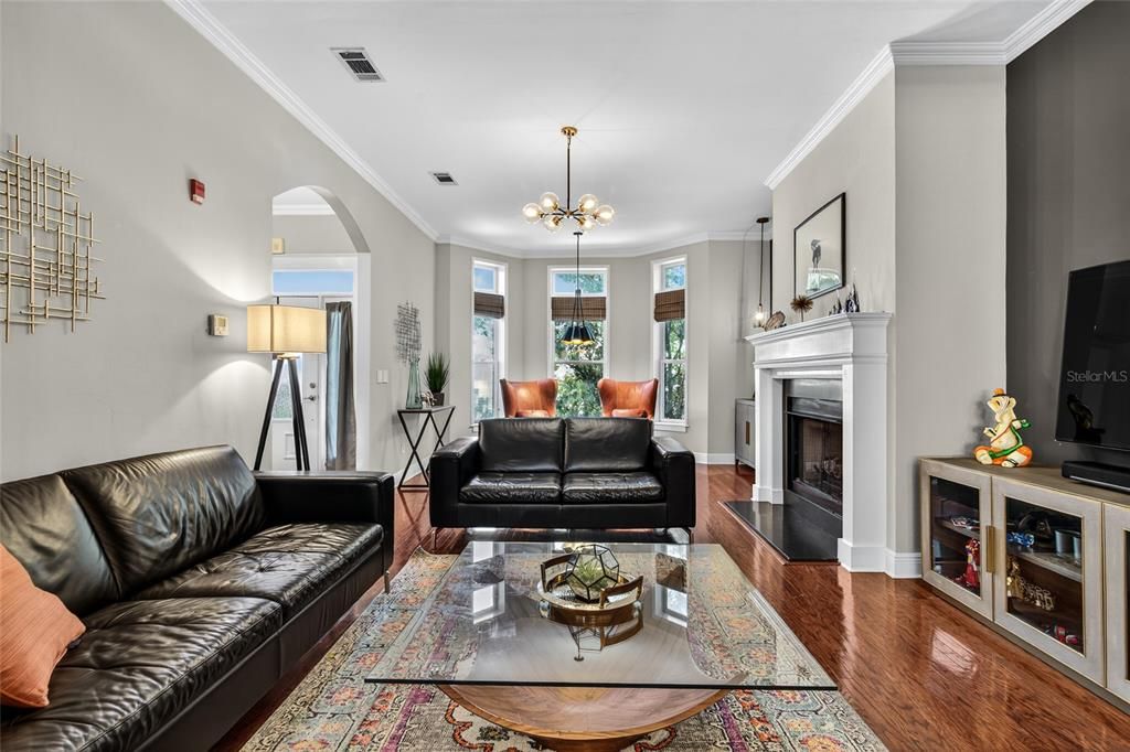 Active With Contract: $584,000 (3 beds, 2 baths, 2188 Square Feet)