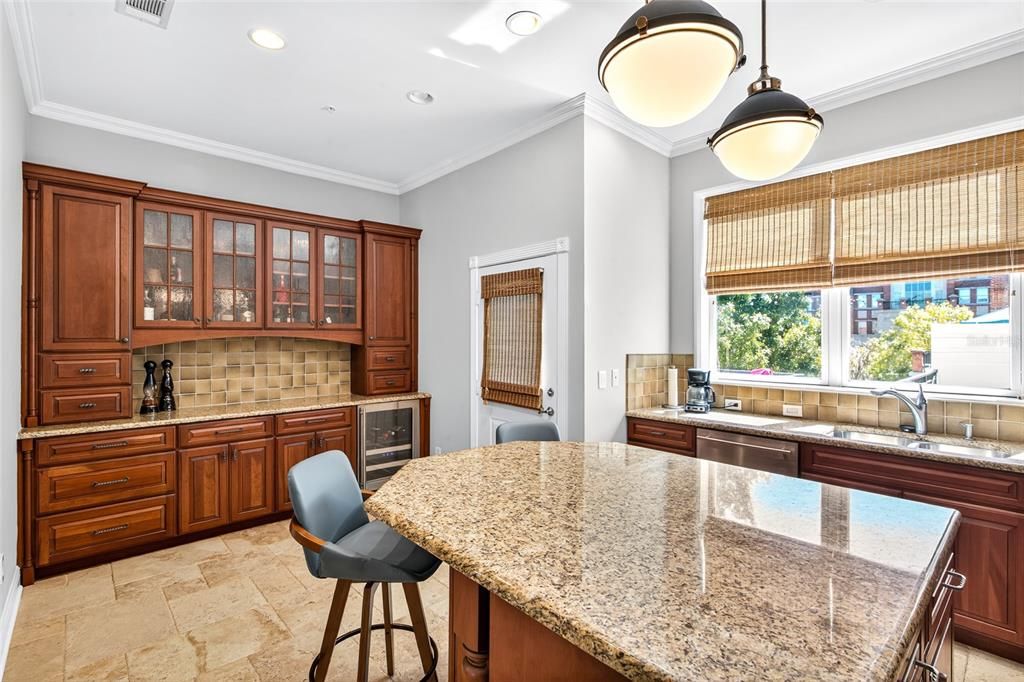 Active With Contract: $584,000 (3 beds, 2 baths, 2188 Square Feet)