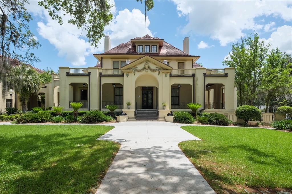 Active With Contract: $584,000 (3 beds, 2 baths, 2188 Square Feet)