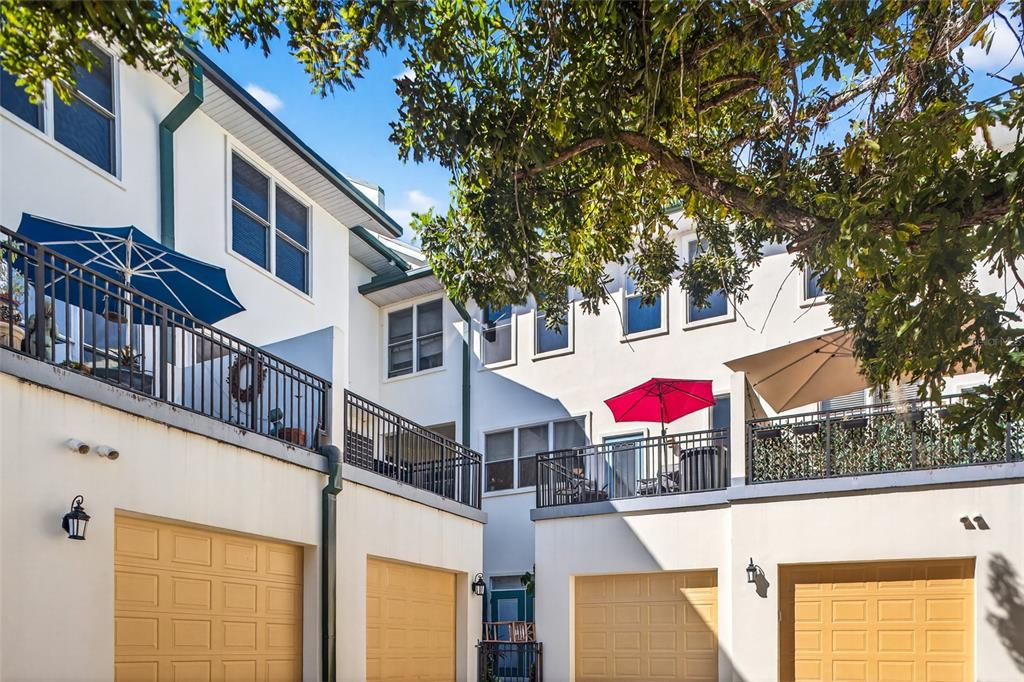 Active With Contract: $584,000 (3 beds, 2 baths, 2188 Square Feet)