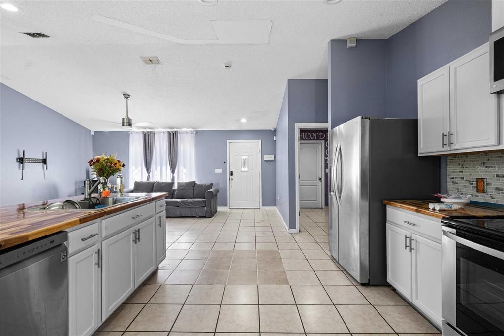 En Venta: $278,000 (3 camas, 2 baños, 1378 Pies cuadrados)