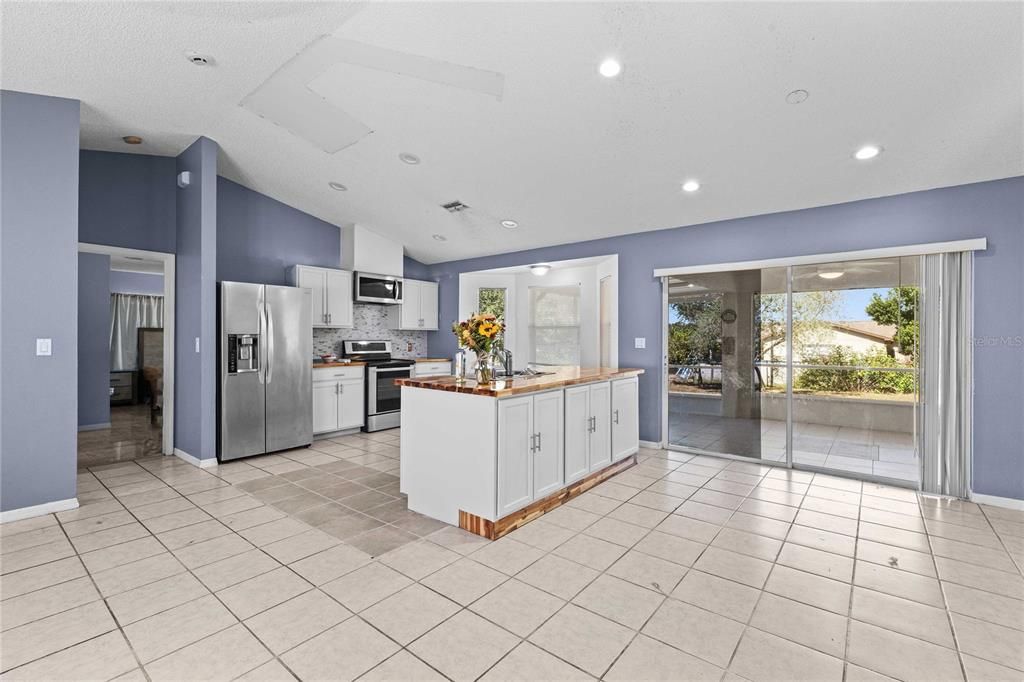 En Venta: $278,000 (3 camas, 2 baños, 1378 Pies cuadrados)