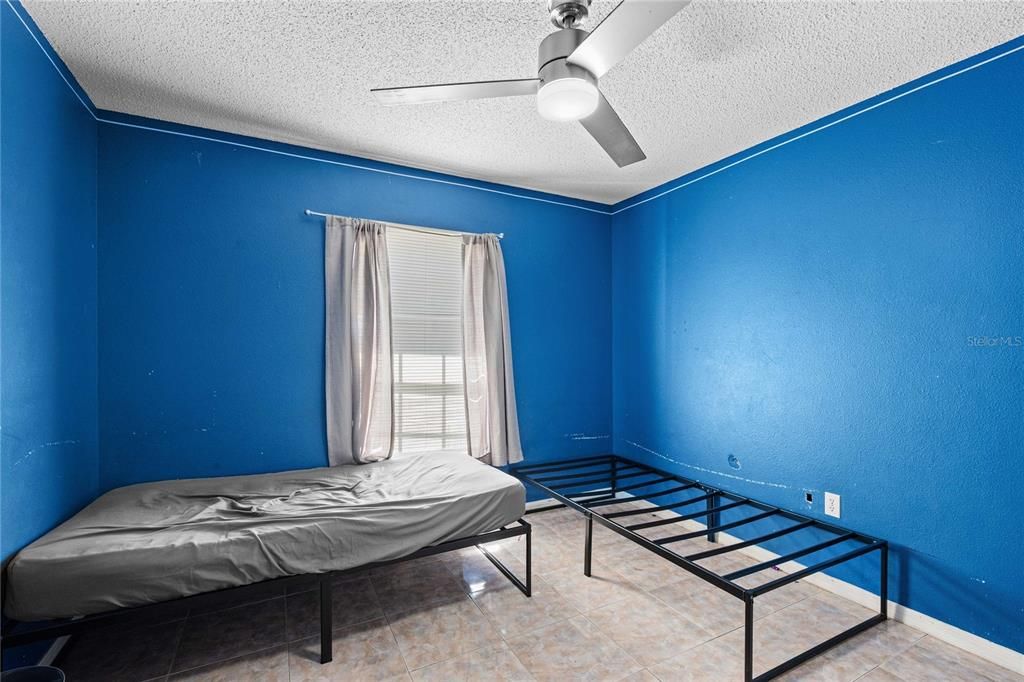 En Venta: $278,000 (3 camas, 2 baños, 1378 Pies cuadrados)