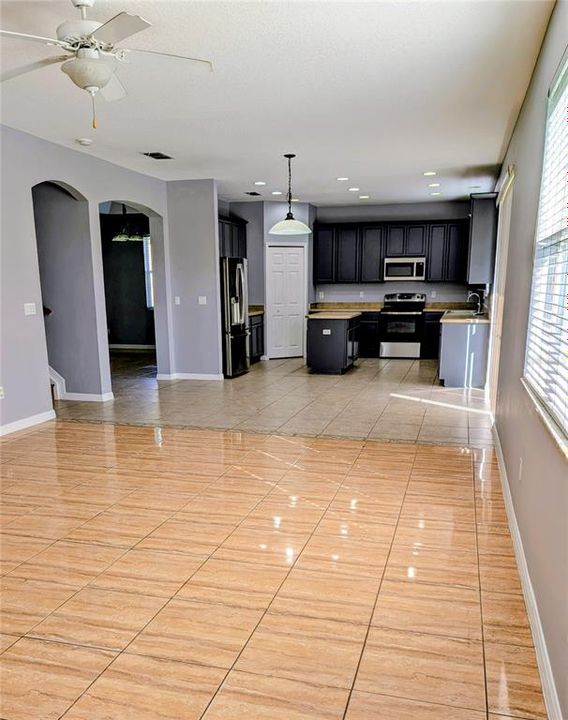 En Renta: $2,800 (4 camas, 3 baños, 2752 Pies cuadrados)