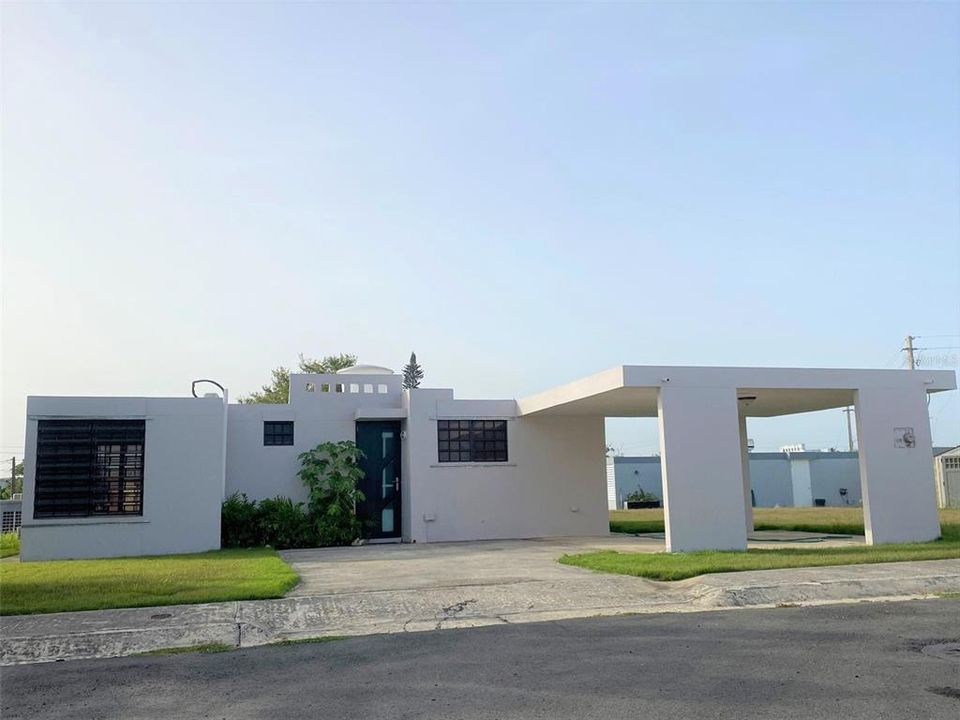 For Sale: $349,000 (3 beds, 2 baths, 11129 Square Feet)