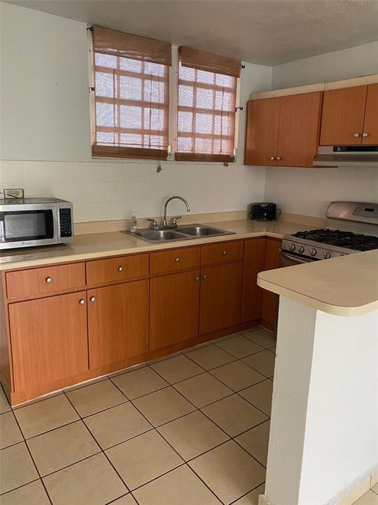 For Sale: $349,000 (3 beds, 2 baths, 11129 Square Feet)