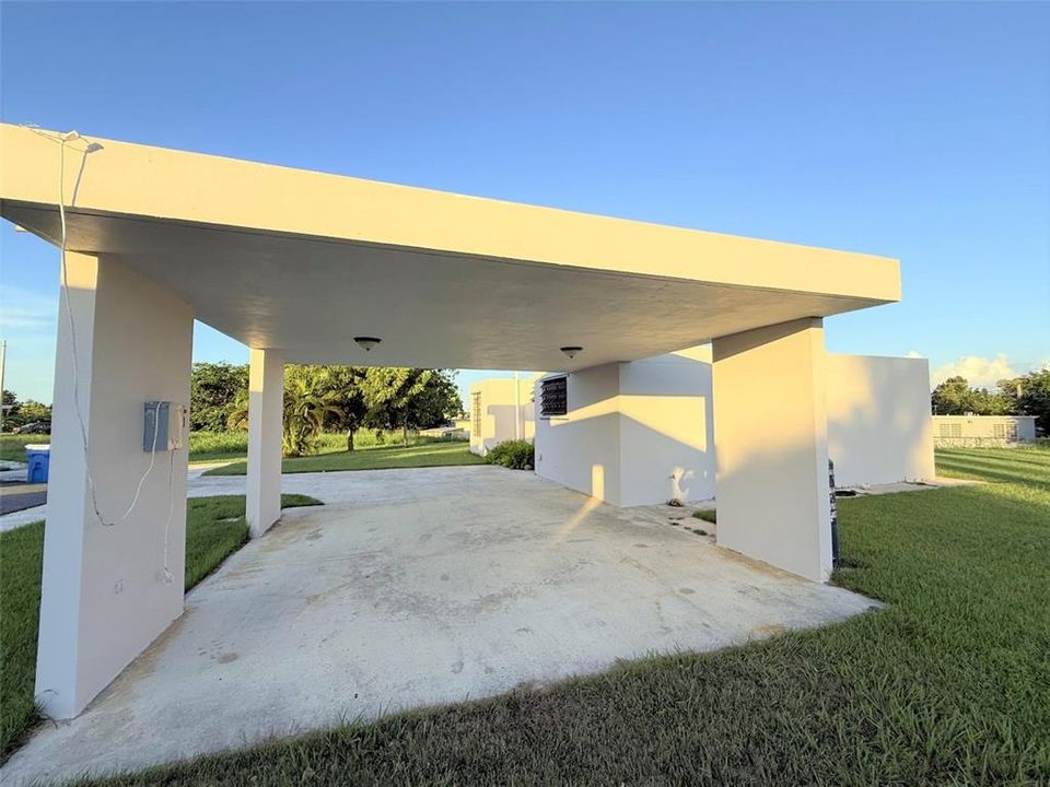 For Sale: $349,000 (3 beds, 2 baths, 11129 Square Feet)