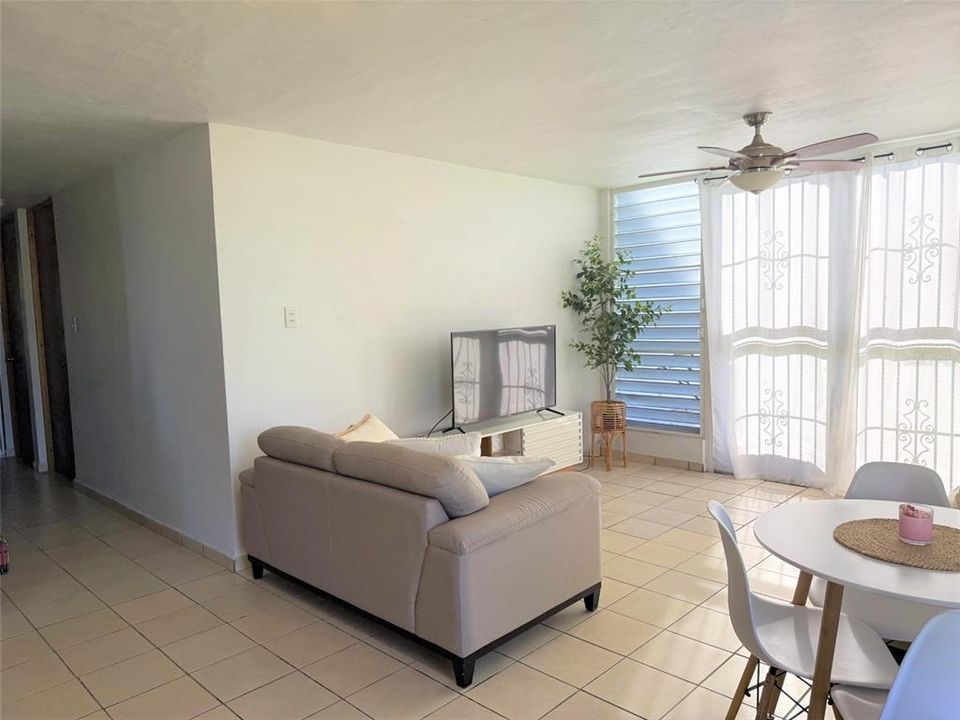 For Sale: $349,000 (3 beds, 2 baths, 11129 Square Feet)