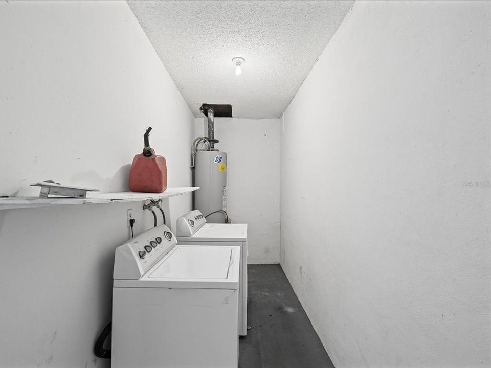 Active With Contract: $210,000 (3 beds, 2 baths, 1344 Square Feet)