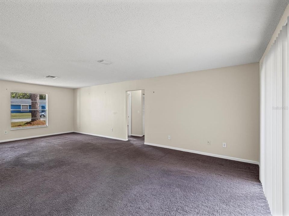 Active With Contract: $210,000 (3 beds, 2 baths, 1344 Square Feet)