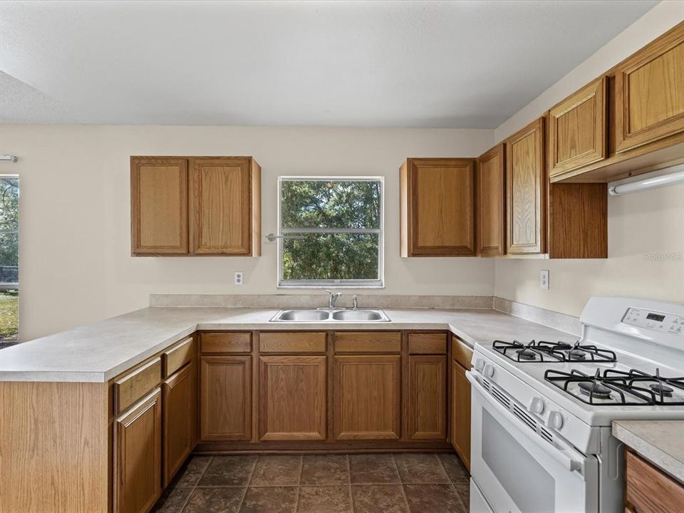 Active With Contract: $210,000 (3 beds, 2 baths, 1344 Square Feet)