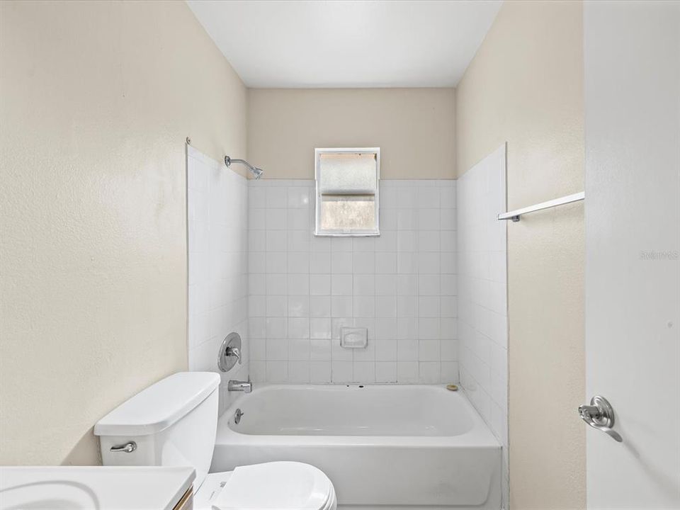 Active With Contract: $210,000 (3 beds, 2 baths, 1344 Square Feet)