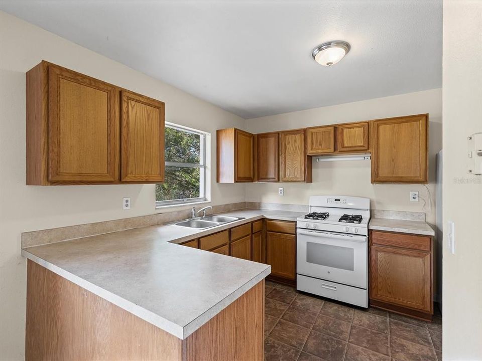 Active With Contract: $210,000 (3 beds, 2 baths, 1344 Square Feet)