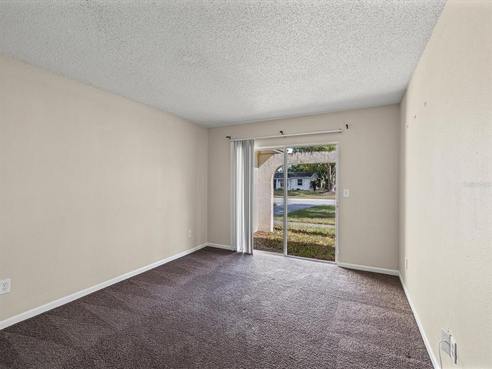 Active With Contract: $210,000 (3 beds, 2 baths, 1344 Square Feet)