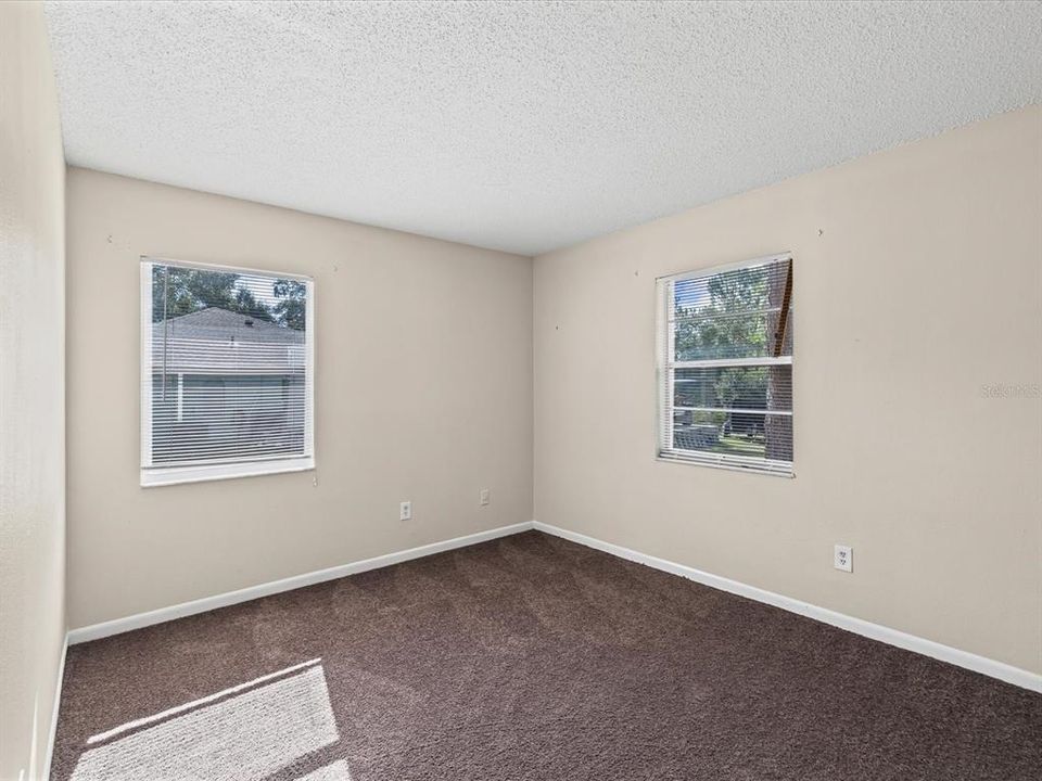 Active With Contract: $210,000 (3 beds, 2 baths, 1344 Square Feet)