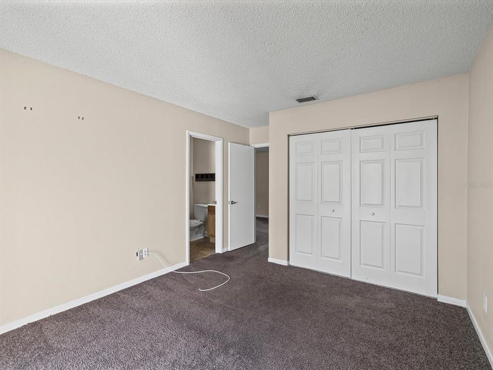 Active With Contract: $210,000 (3 beds, 2 baths, 1344 Square Feet)