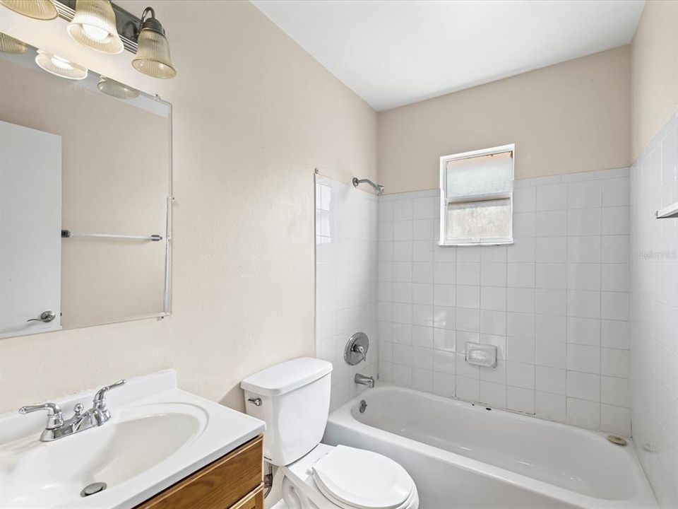 Active With Contract: $210,000 (3 beds, 2 baths, 1344 Square Feet)