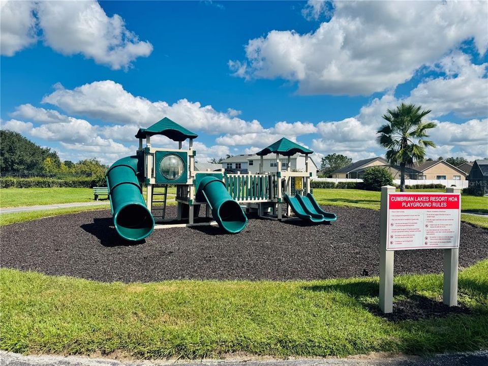 Activo con contrato: $2,700 (5 camas, 3 baños, 2565 Pies cuadrados)