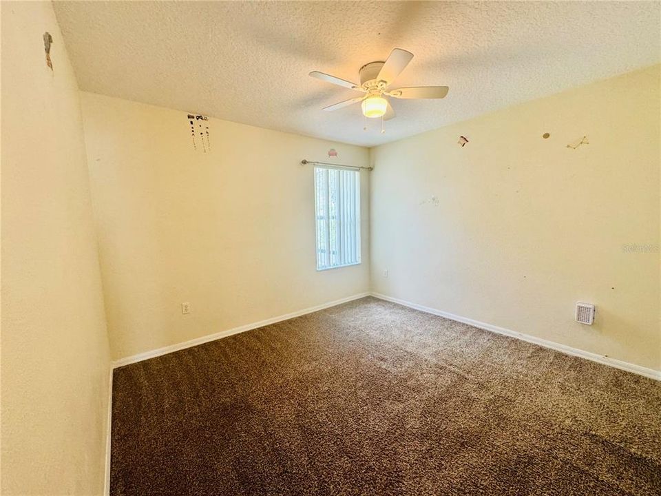 Activo con contrato: $2,700 (5 camas, 3 baños, 2565 Pies cuadrados)