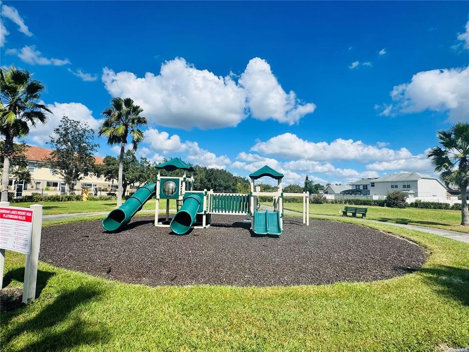 Activo con contrato: $2,700 (5 camas, 3 baños, 2565 Pies cuadrados)