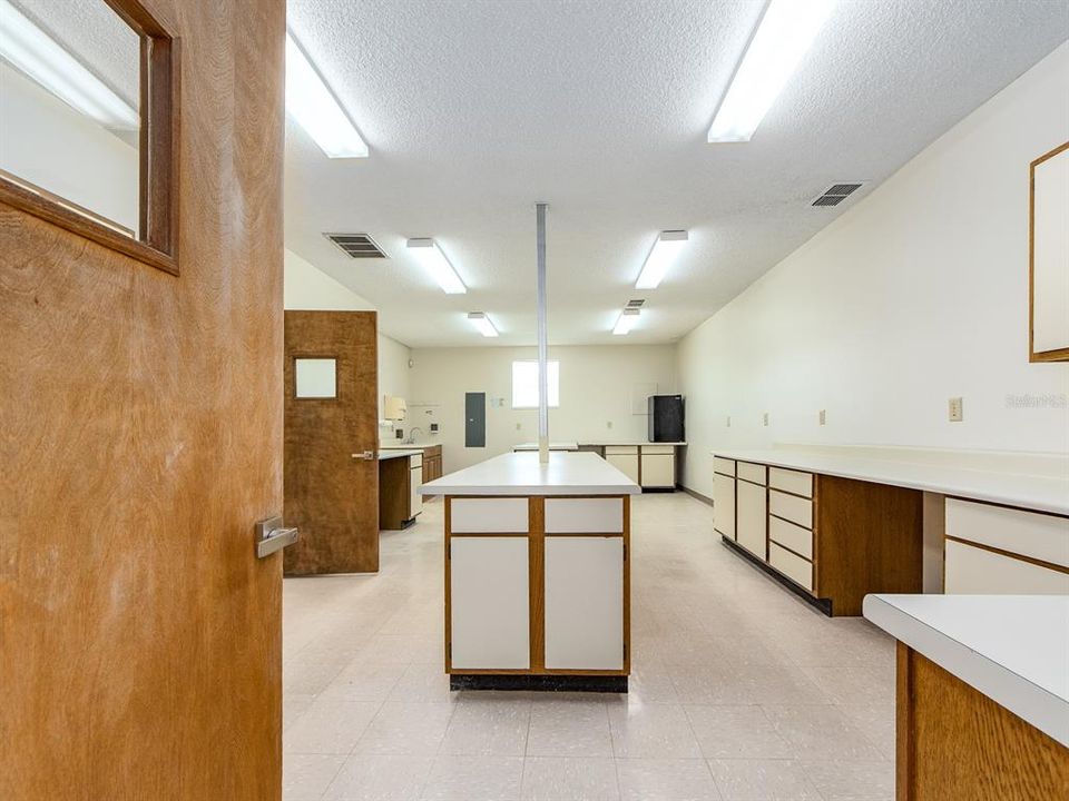 For Sale: $1,275,000 (0 beds, 0 baths, 3719 Square Feet)