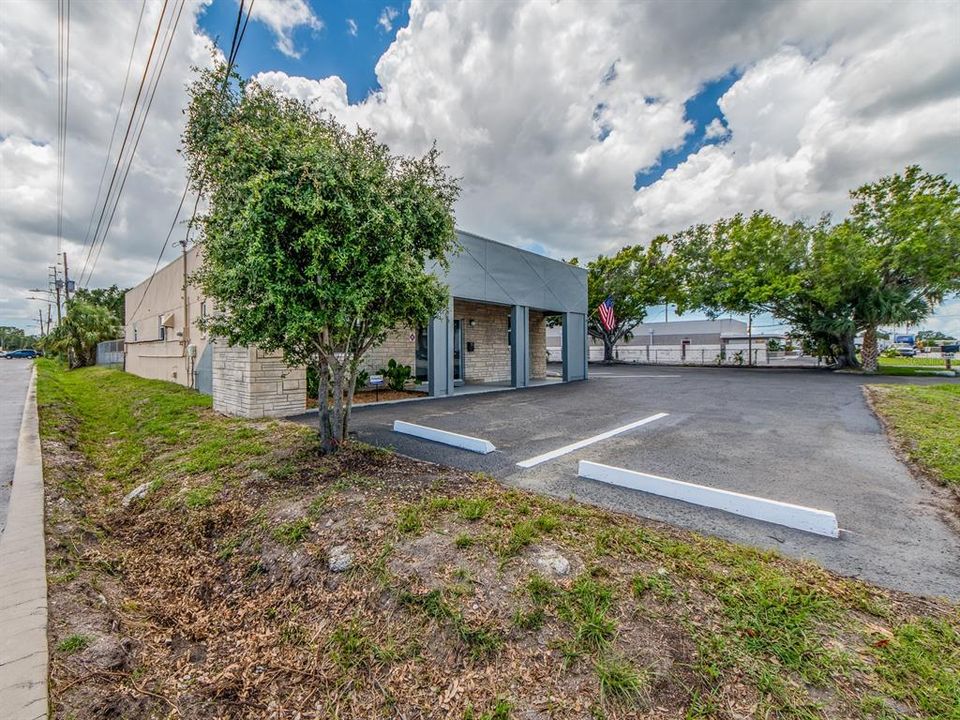 For Sale: $1,275,000 (0 beds, 0 baths, 3719 Square Feet)